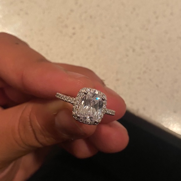 3 Carat Halo Radiant Cut Austrian Crystal Engagement Ring Real Silver 925 - Picture 9 of 9